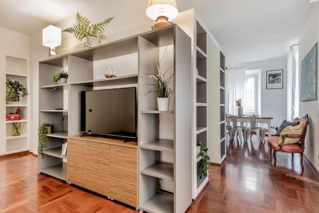 Casa Del Borgo Elegant 200 M From The Vatican 8/pax * Rom